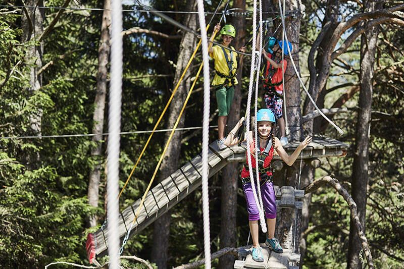 Mit den Kindern im X-Trees Hochseilgarten